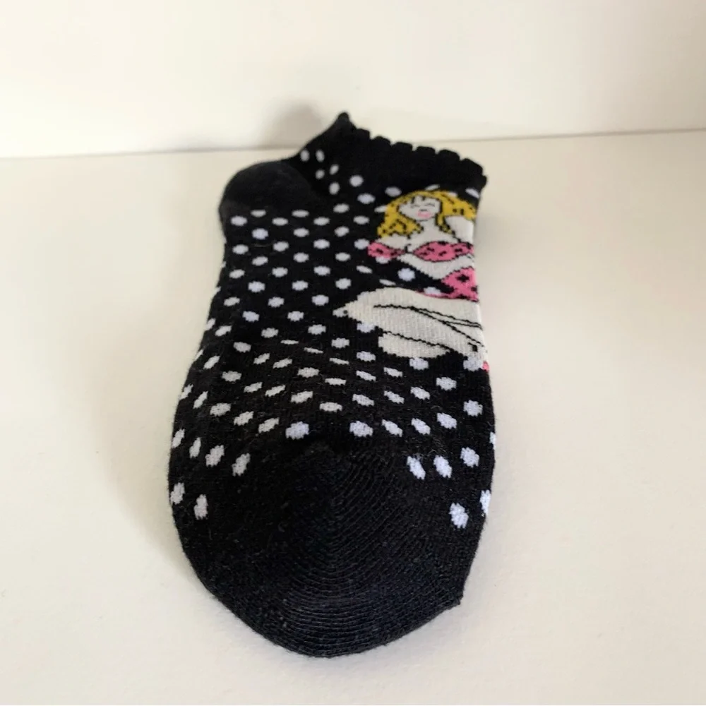 Hold Betsy Johnson y2k socks